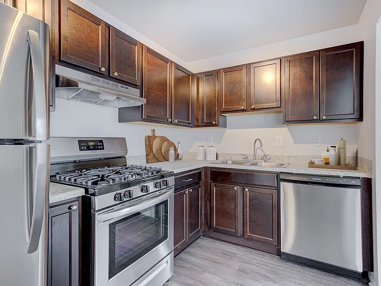 Greens Lake Apartments — Photo 22
