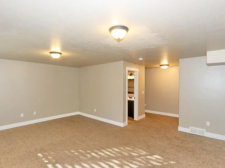 2088 S Orchard Dr — Photo 22