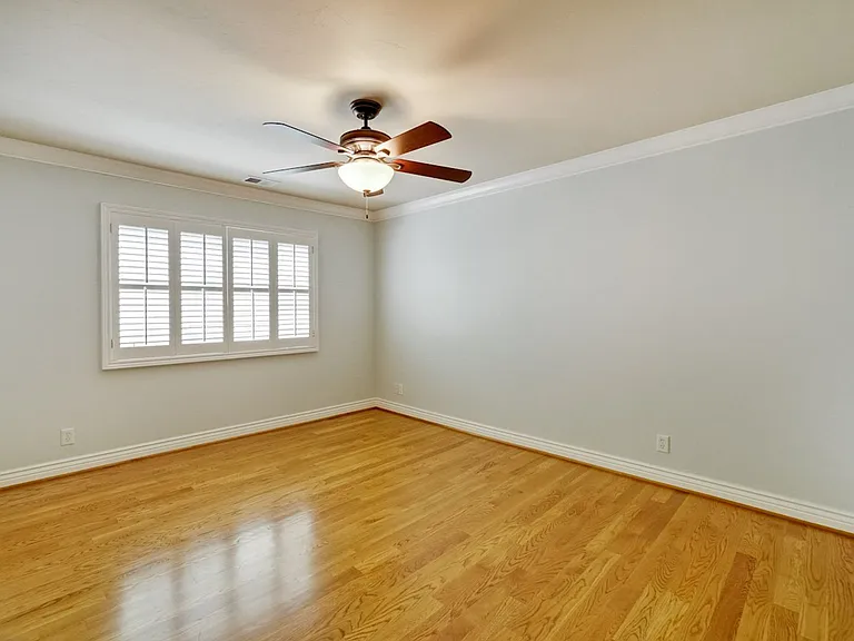 1150 Meredith Ave — Photo 39