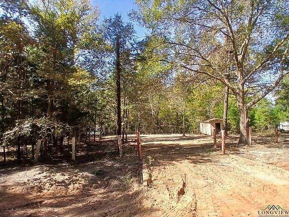 4th image of 450 Fir Dr