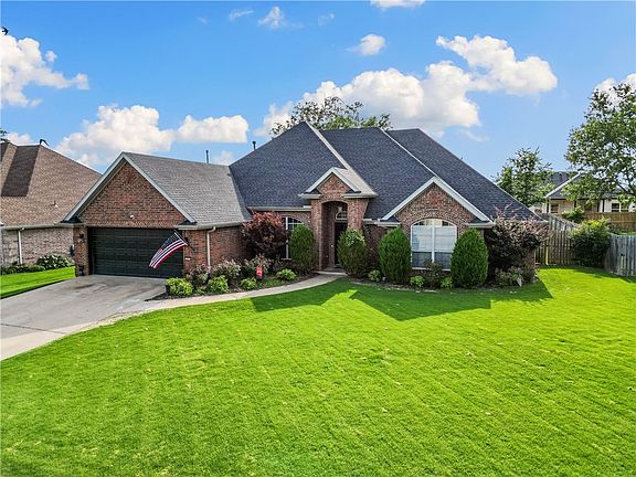 2nd image of 297 Briarhill Dr