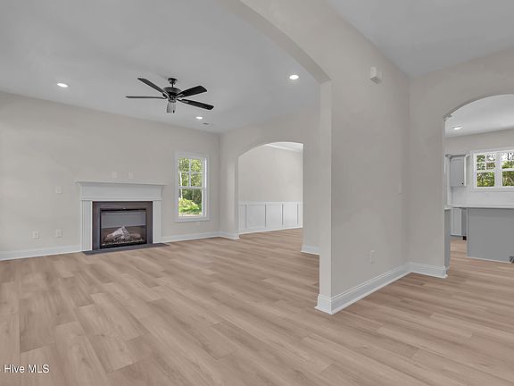 5th image of 306 Purple Rain Court #55