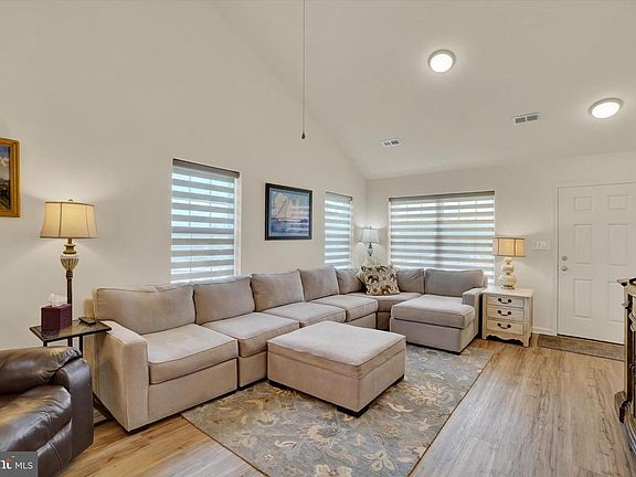 3rd image of 200 Jutland Way #251