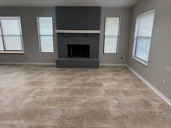 2nd image of 920 Forest Glen Dr
