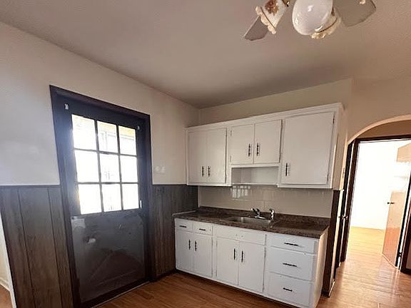 5th image of 25-01 Broadway Floor 2