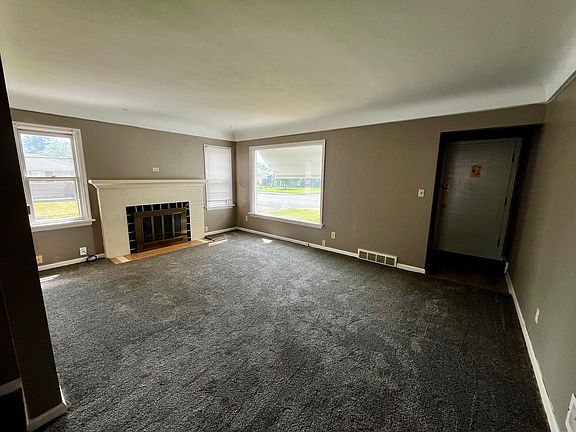 4th image of 4104 N Hawthorne St
