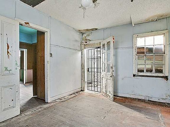 4th image of 3209 Annunciation St