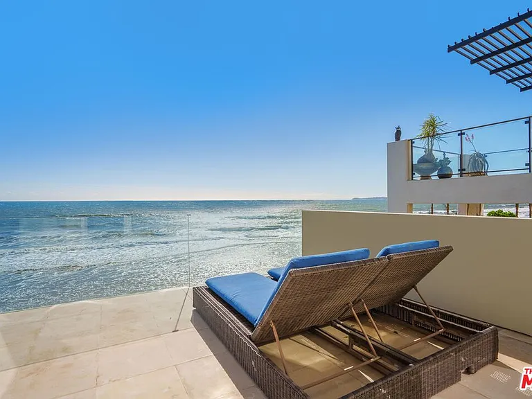 24456 Malibu Rd — Photo 14