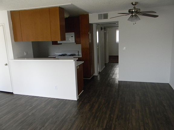 2nd image of 14543 Burbank Blvd APT 205