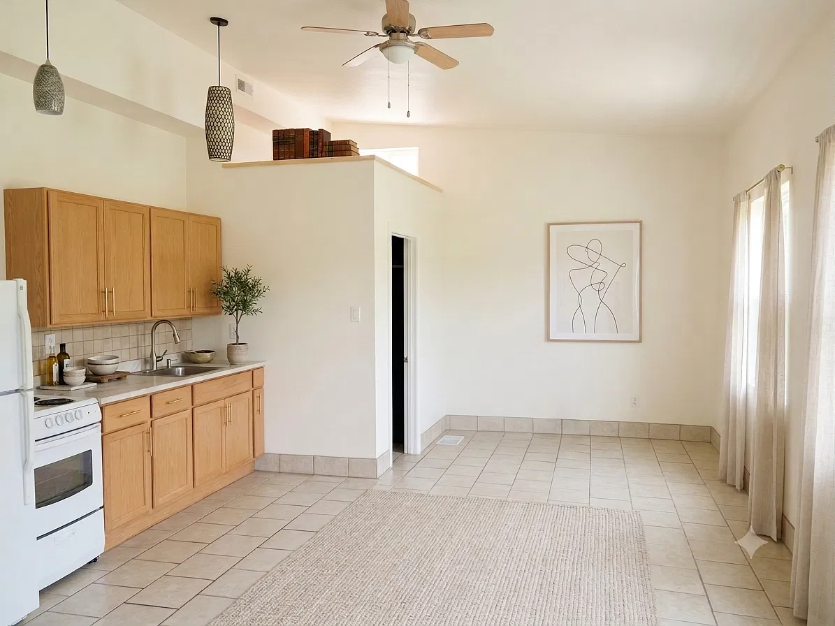 Studio, 600 sqft, $1,600 — Photo 3