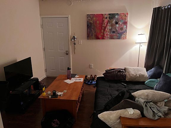 2nd image of 149 4th St APT 5