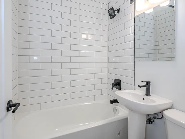 104 Elizabeth St #6 — Photo 15