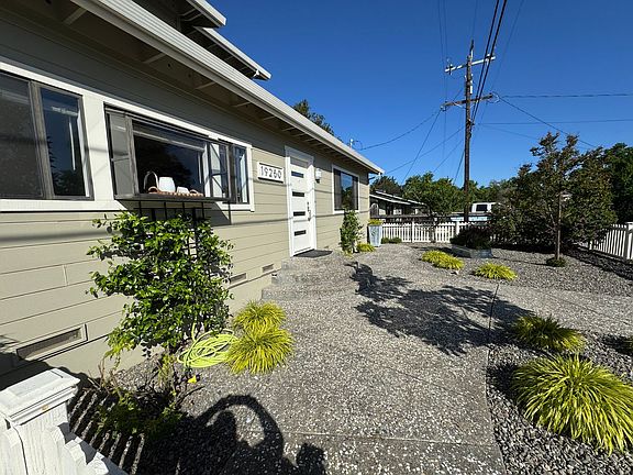 2nd image of 19250 Hickory St
