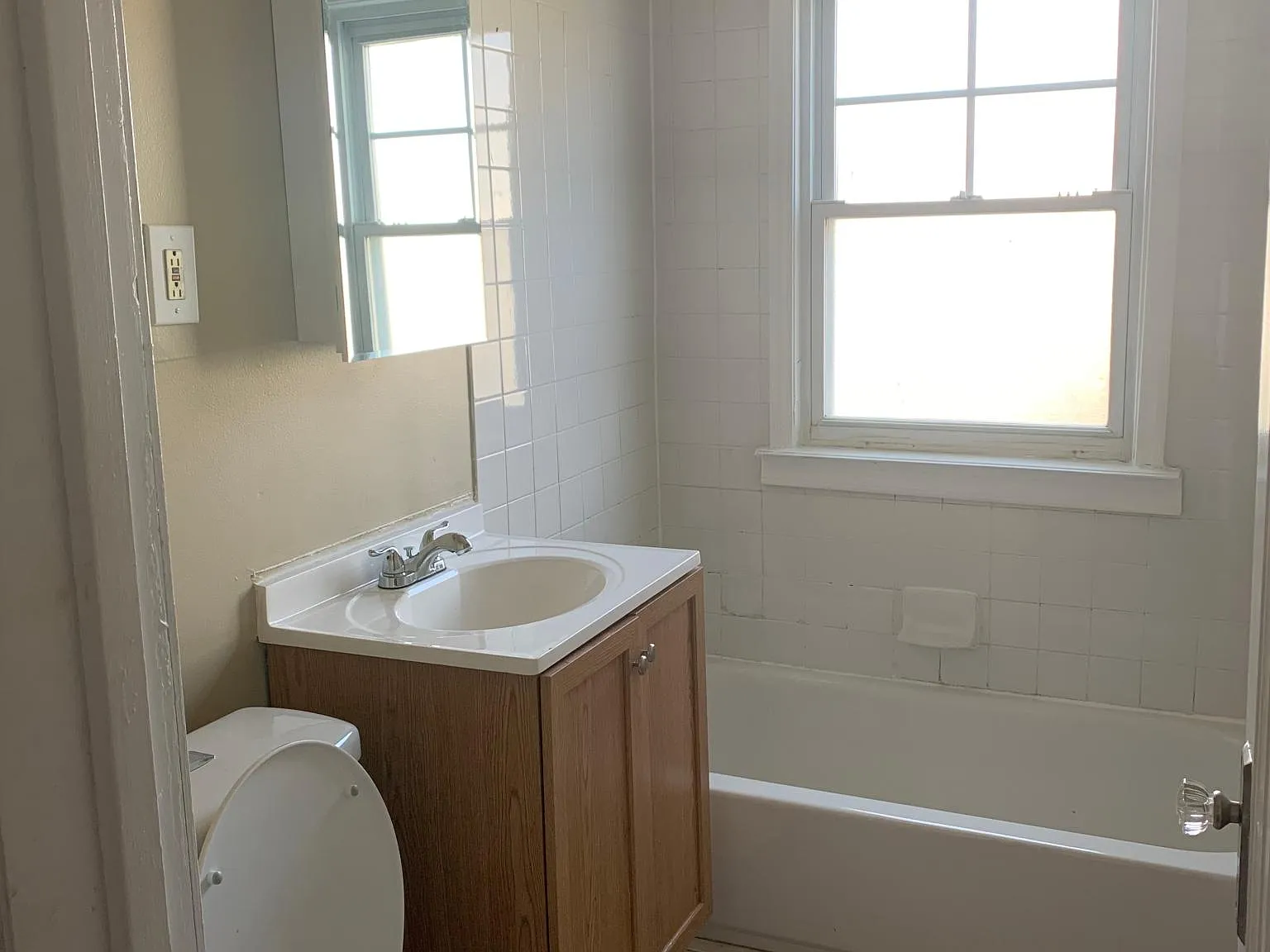2 bed, 1200 sqft, $1,200 — Photo 4