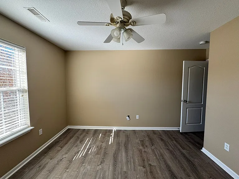 2603 Oakfield Dr — Photo 30