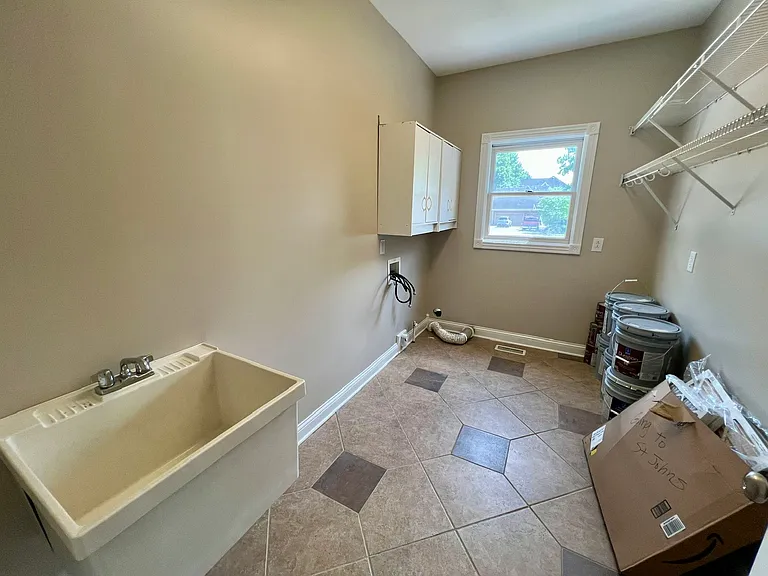 2903 Saint Johns Dr — Photo 17