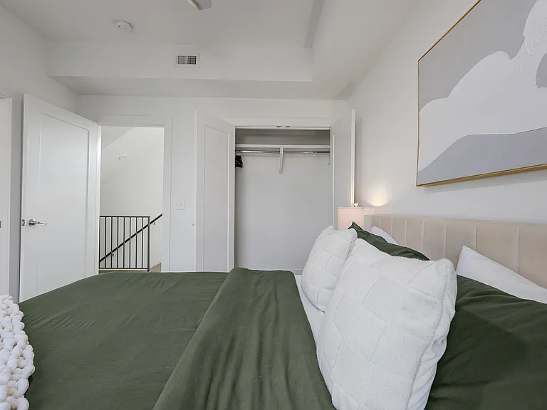 1806 Pearl St — Photo 17