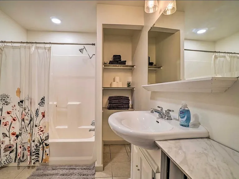 328 River Dr — Photo 17