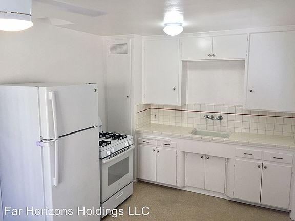 3rd image of 7784 University Ave