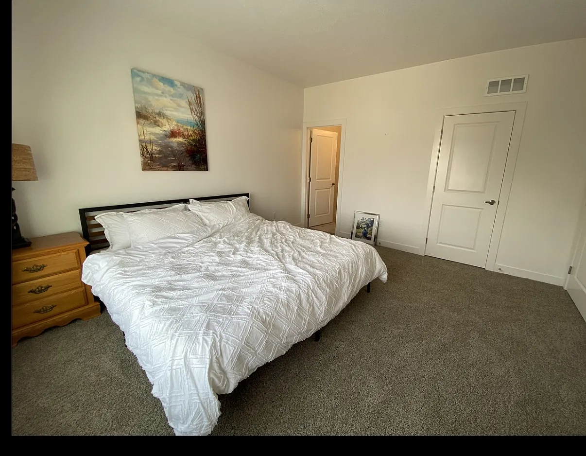 4 bed, 3.5 bath, 2247 sqft, $2,700 — Photo 4