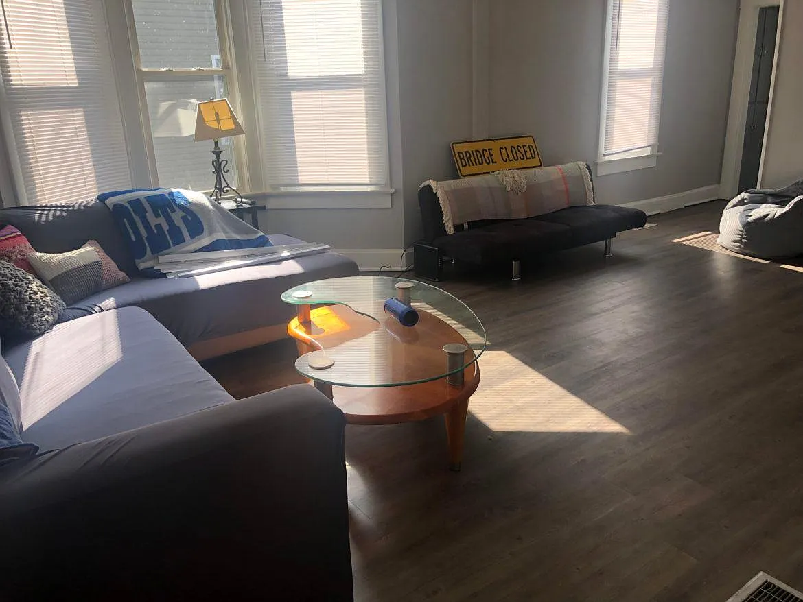 4 bed, 1700 sqft, $1,400 — Photo 3