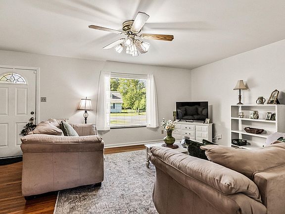 5th image of 5804 Karen Dr