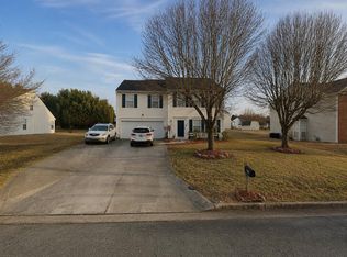 4074 Clovelly Dr, Greensboro, NC 27406