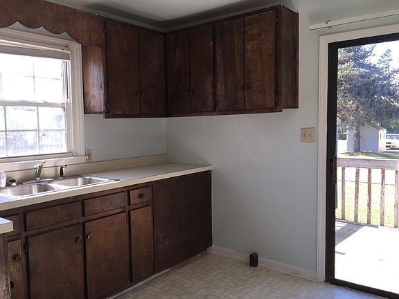 3rd image of 504 May St