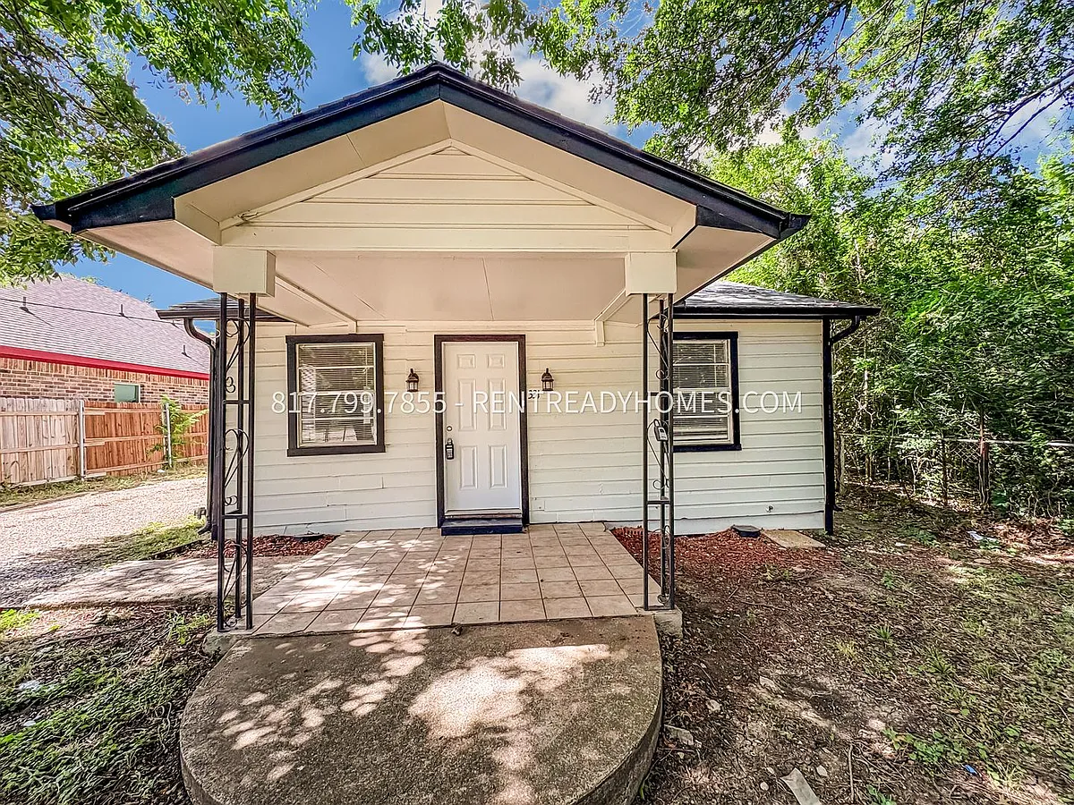 Building Photo - 331 Red Wing Dr