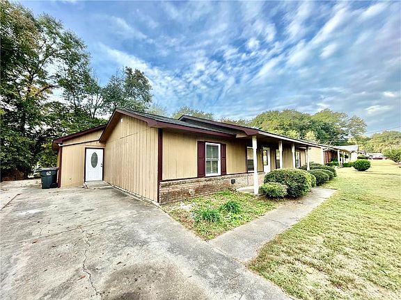 3rd image of 705 King Dr