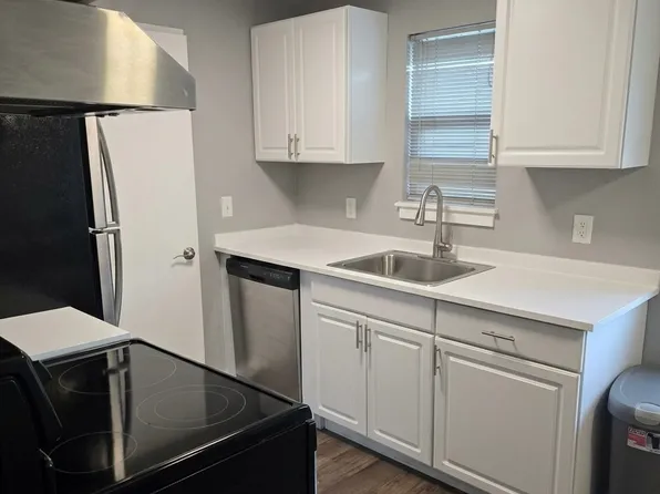 502 S Cloverdale St APT 202, Seattle, WA 98108