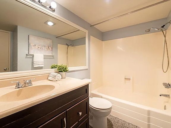 3rd image of 20580 Shady Oak Ln
