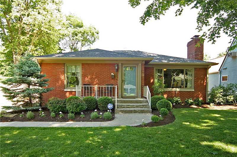 1st image of 5933 Rosslyn Ave