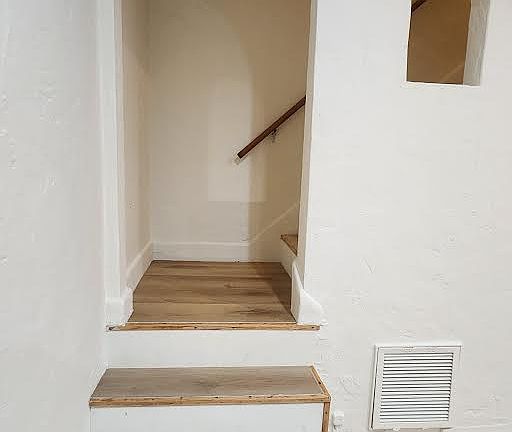 5th image of 140 N Almont Dr