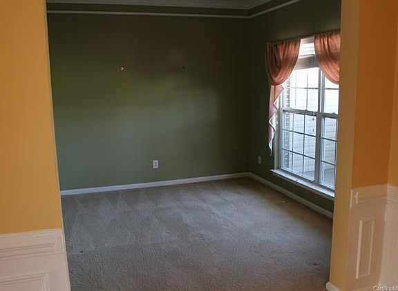 3rd image of 10450 Tintinhull Dr