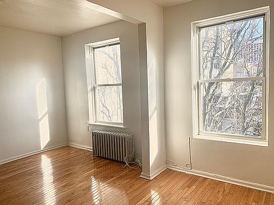 3rd image of 142 W 113th St #10