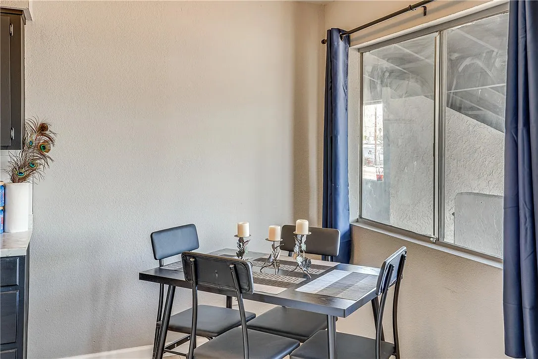 2 bed, 1.0 bath, 775 sqft, $975 — Photo 4