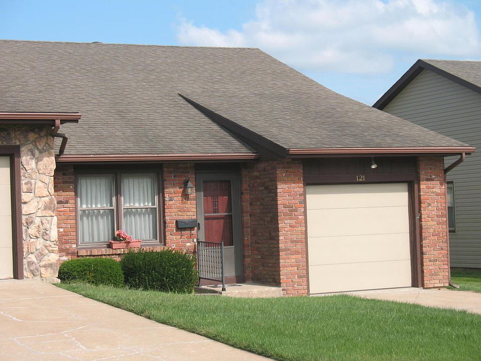 1st image of 121 N Ryans Way