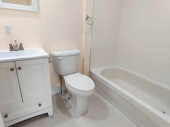 3rd image of 11 Avenue A #4