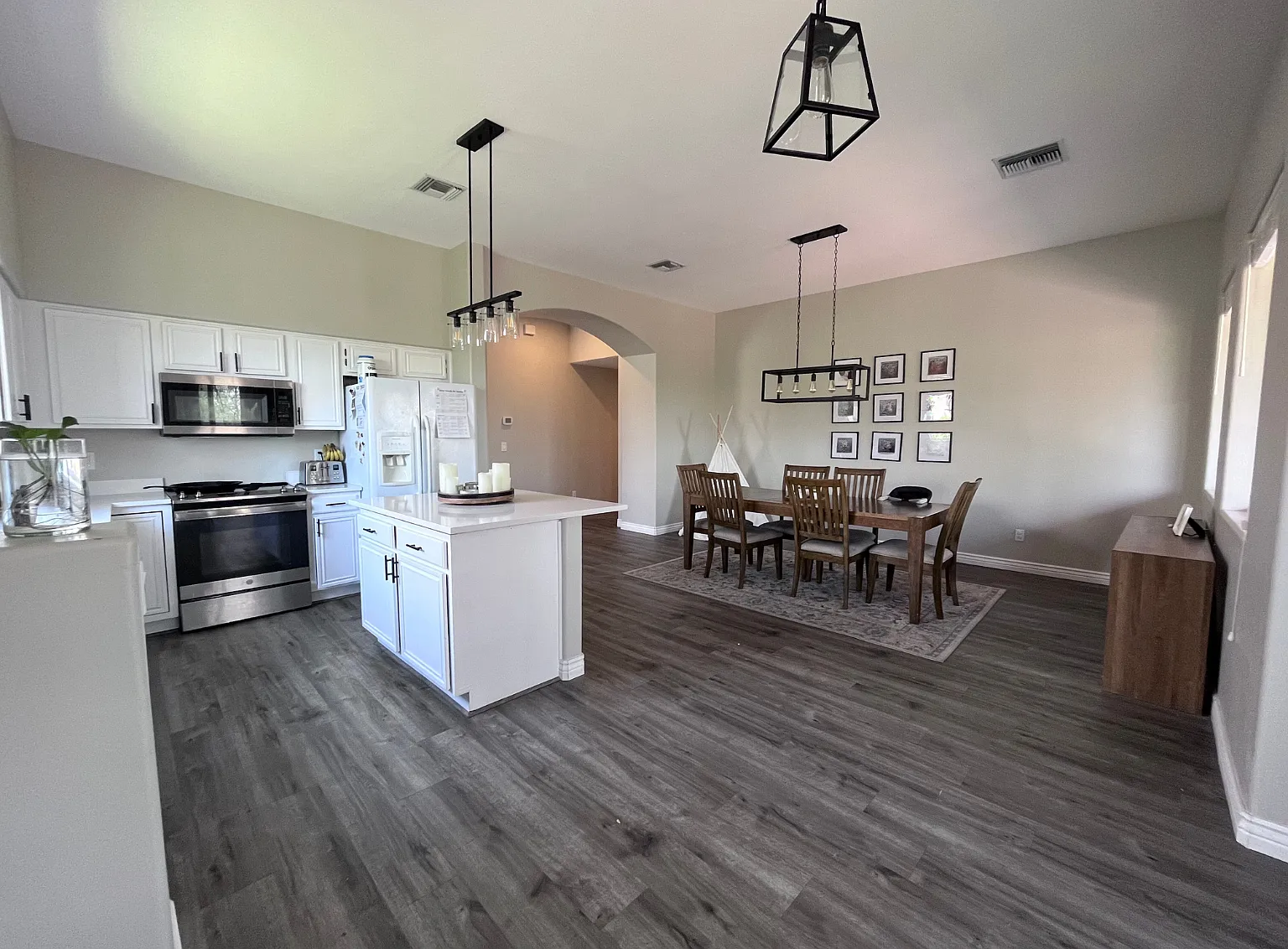 3 bed, 1829 sqft, $2,100 — Photo 4