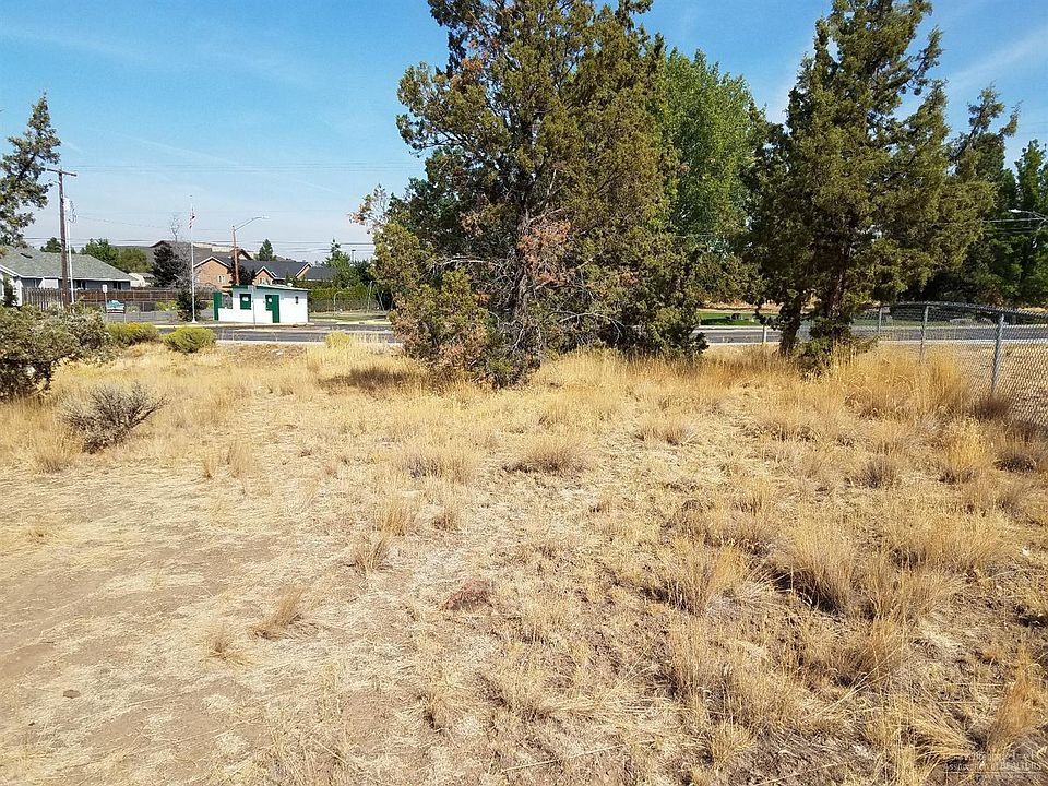 2nd image of 0 SE Cross Ln