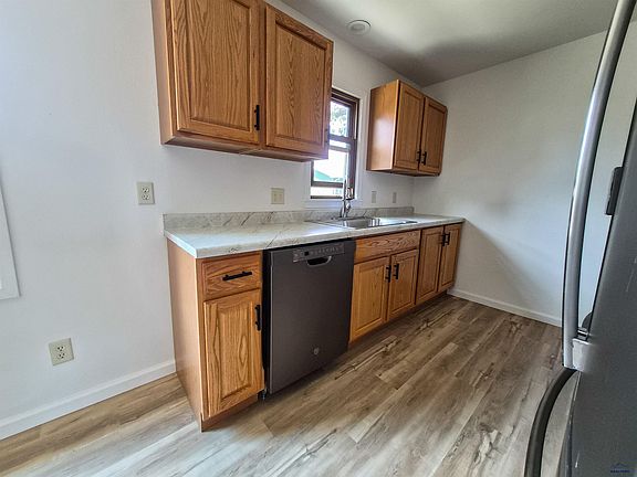 3rd image of 1066 E Ohio St
