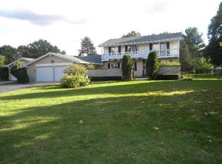 734 E Warren St, Rockton, IL 61072