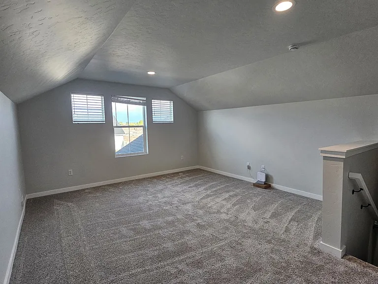 515 Hamlow Ave — Photo 12
