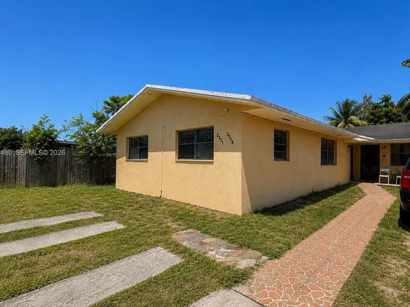 2484 NW 101st St Unit 2484, Miami, FL 33147