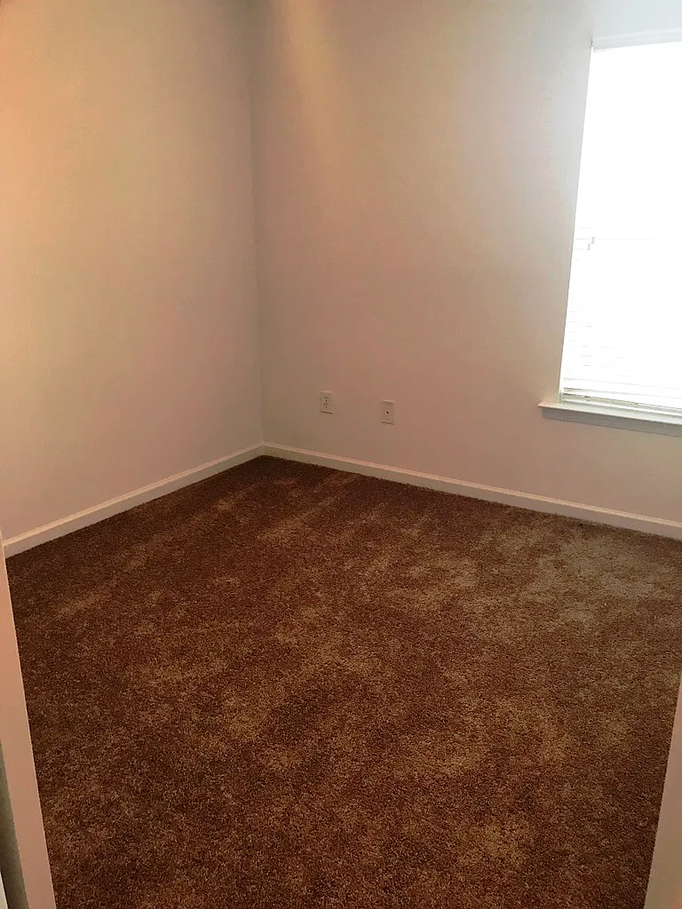 3 bed, 2.5 bath, $1,400 — Photo 2