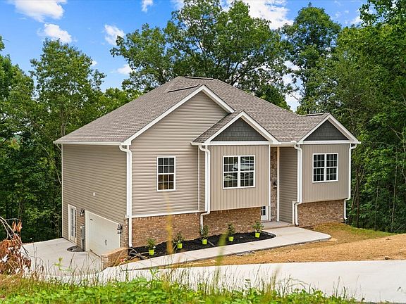 2nd image of 2041 Ashley Ln