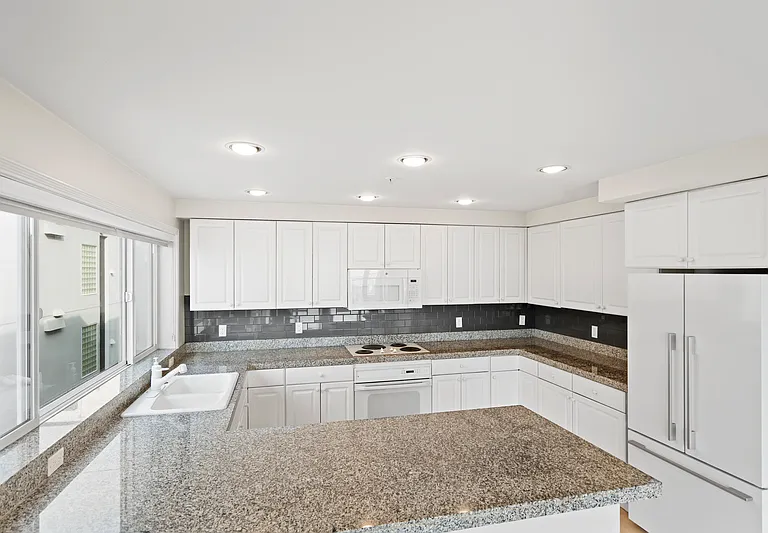 601 W Mercer Pl #401 — Photo 13