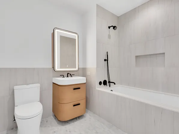 480 Kent Avenue image 11 of 24