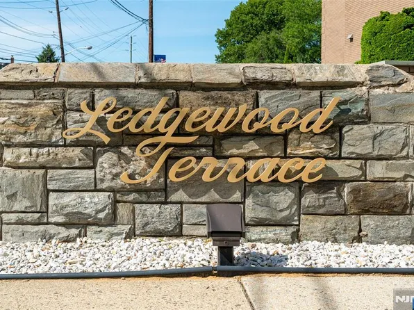 464 Liberty St APT 106, Little Ferry, NJ 07643